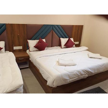 Hotel Maa Bhuvneshwari, バドリーナート エクステリア 写真