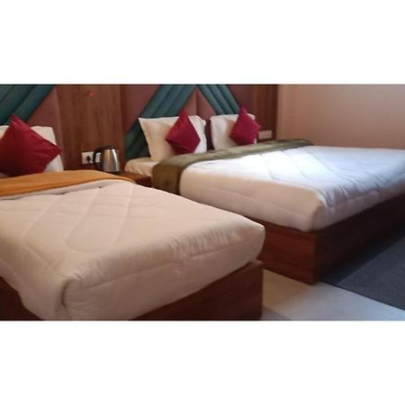Hotel Maa Bhuvneshwari, バドリーナート エクステリア 写真